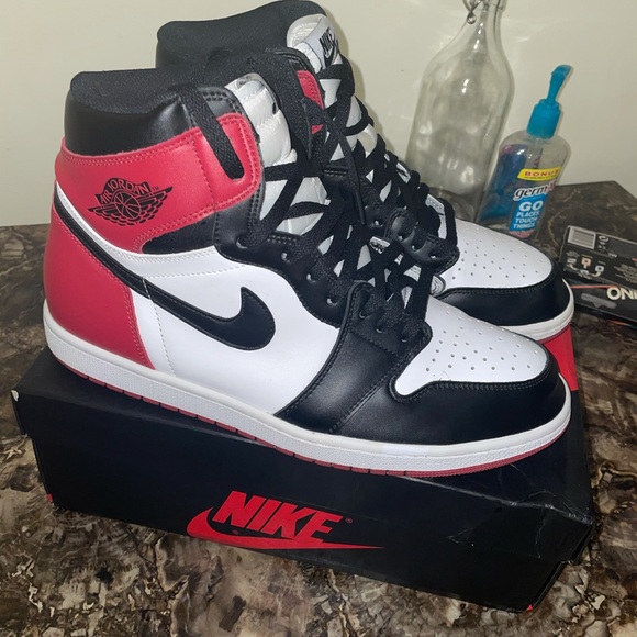Air Jordan 1 Black Toe sz. 12 main image 6